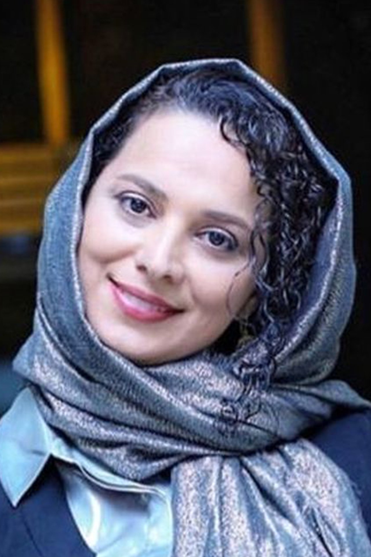 روشنک عجمیان